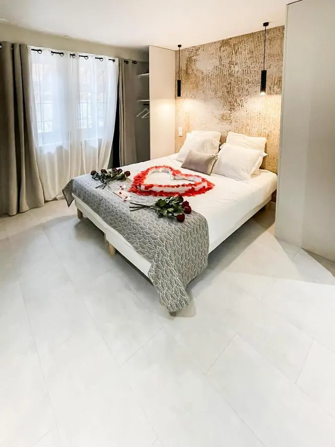 Loveroom Muse Old Town Jacuzzi Annecy Vieille Ville 0*,  프랑스