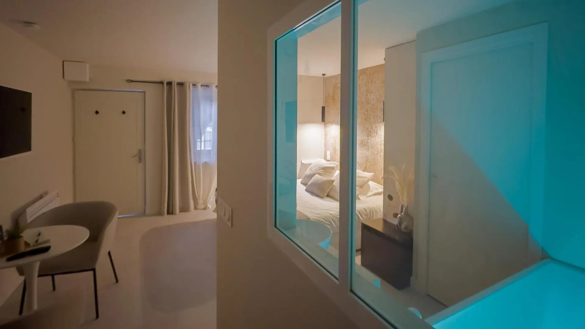 Loveroom Muse Old Town Jacuzzi Annecy Vieille Ville 0*,