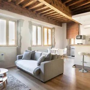 Au Coeur De La Vieille Apartment
