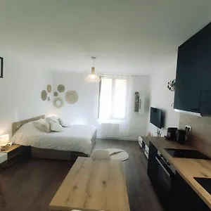 Vieille Ville, Superbe Au Calme Apartment