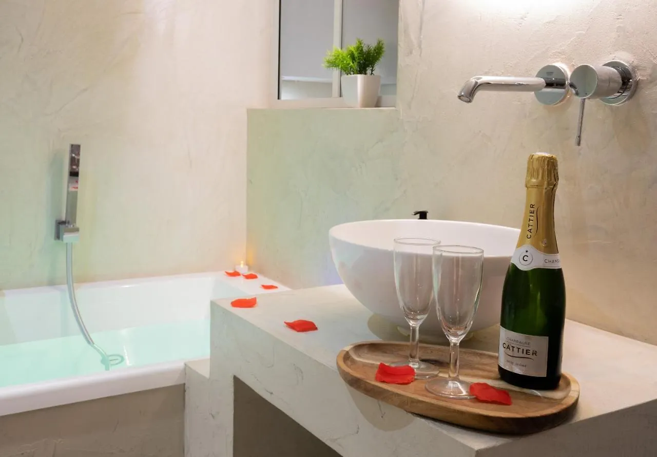 Loveroom Muse Old Town Jacuzzi Annecy Vieille Ville 0*,  France