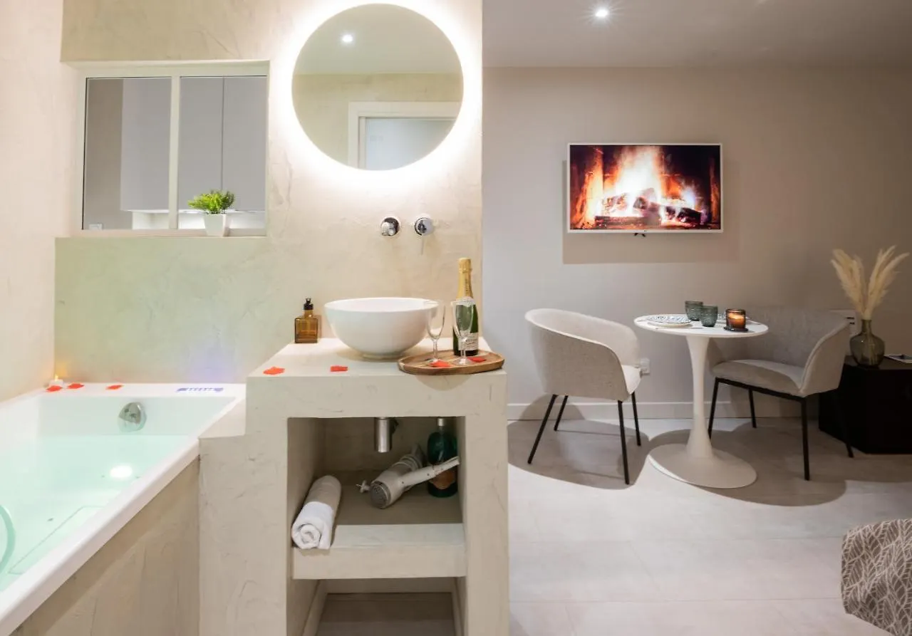 Apartment Loveroom Muse Old Town Jacuzzi Annecy Vieille Ville France
