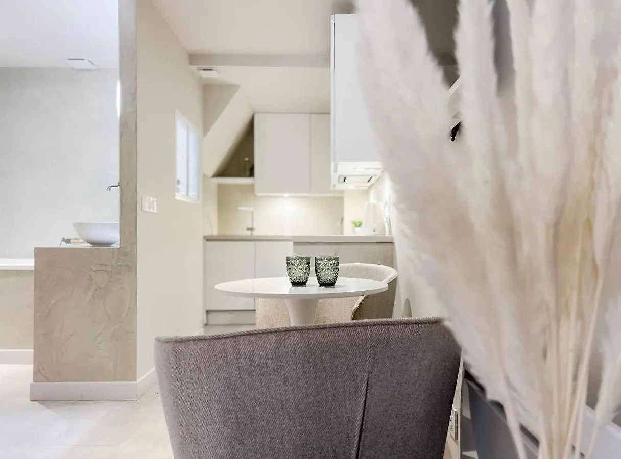 Loveroom Muse Old Town Jacuzzi Annecy Vieille Ville 0*,  France
